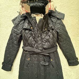 Burberry Black Quilted Women's Coat hood and belt